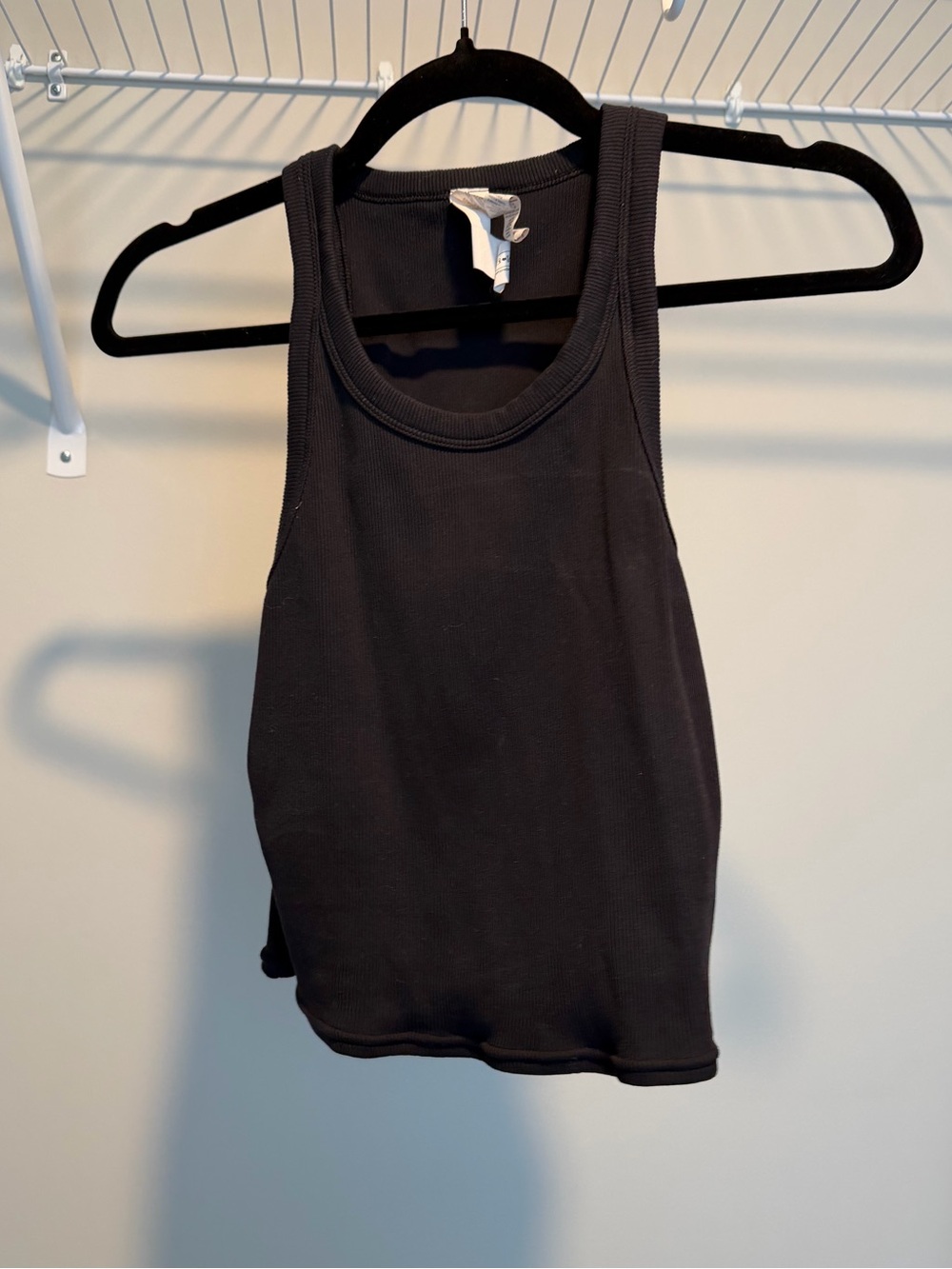 Alo Goddess Ribbed Go-To Tank - Picture 6 of 7